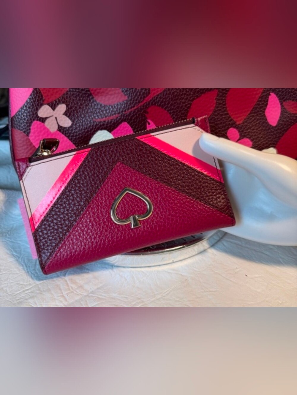 NWT Kate Spade Kourtney Chevron Slim BiFold wallet in Berry, Pink & Cream